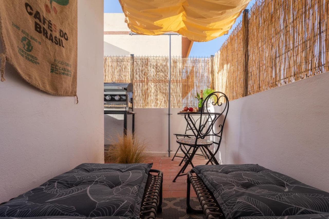 Arty Vintage Townhouse With Rooftop Shower & Sun Loungers Olhão Kültér fotó